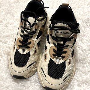 Steve Madden Sneakers, ‼️SIZE 8.5‼️